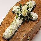 Cruce funerara 100 crizanteme albe si trandafiri albi